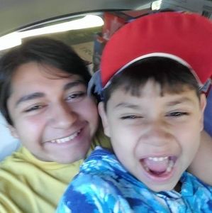 Meet your Posher, Perla